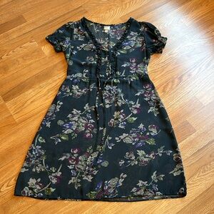 Converse One Star, hunter green floral sheer dress with ruffle trim. Size Small.
